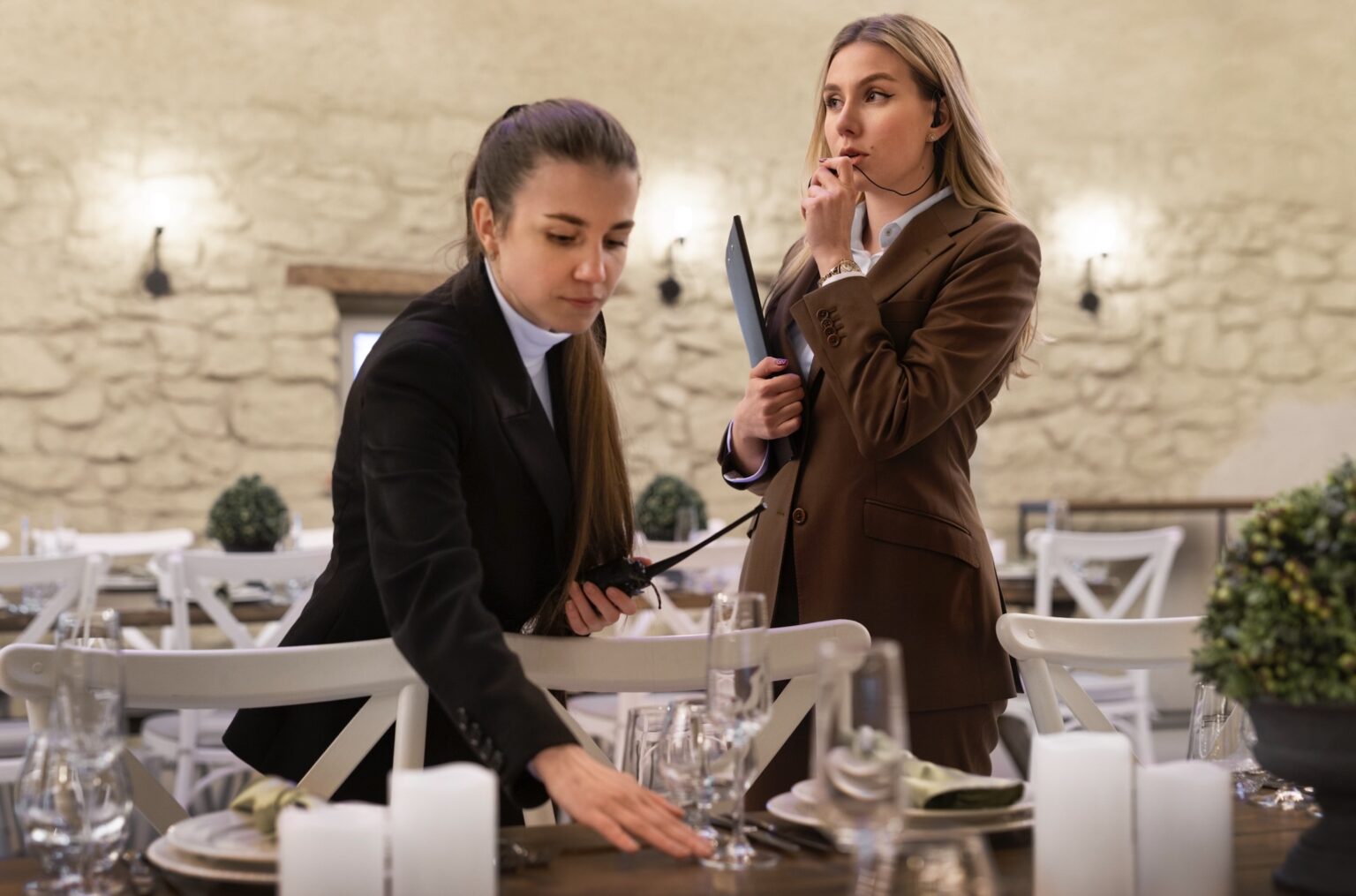 Restaurant Hostess: Roles, Responsibilities, and Key Job Insights